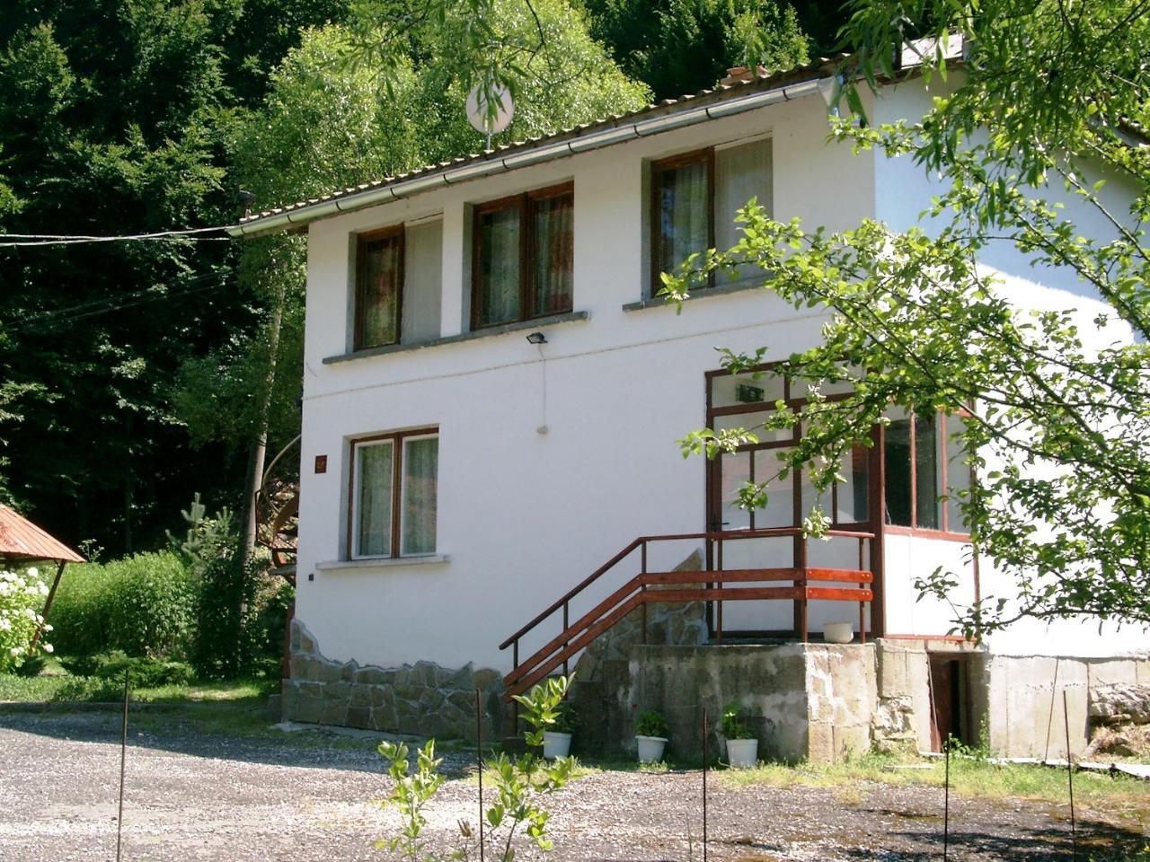 Holiday Home Tanevi Tryavna Eksteriør billede